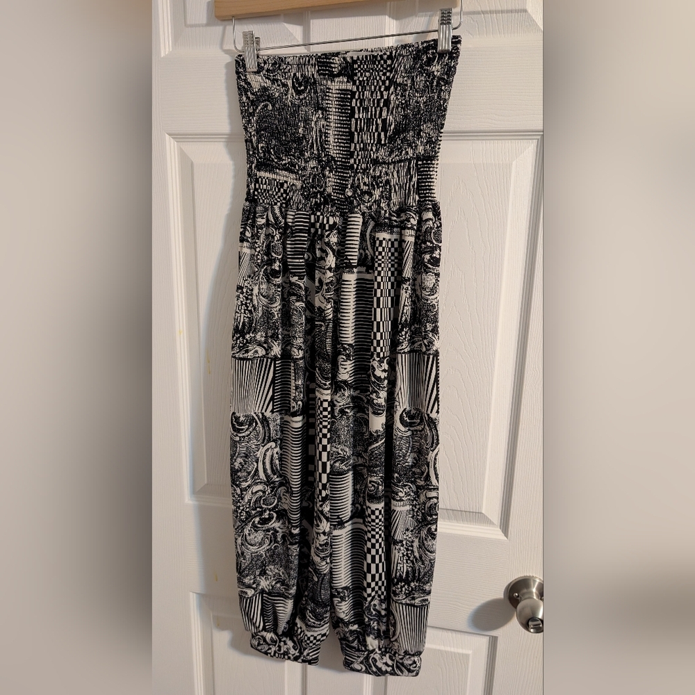 Elegant Black and White Patterned Jumpsuit (Or Pants)